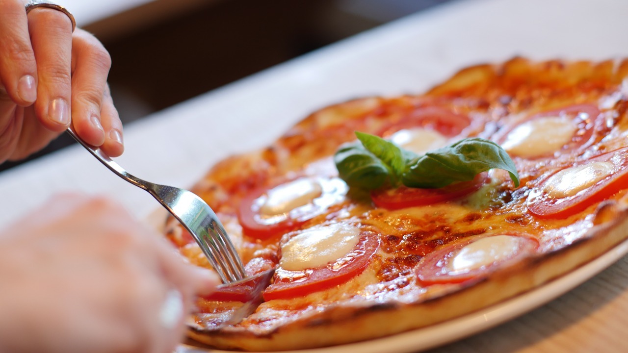 pizza essen gehen.jpg